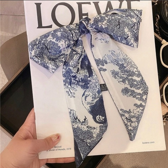 Chris French luxury style floral pattern Narrow Silk Scarf Multi-functional - Picture 3 of 7